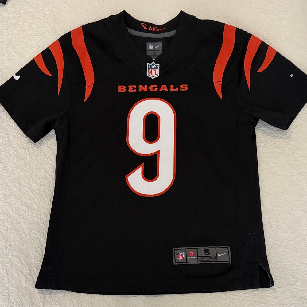 Youth NFL Joe Burrow Bengals Jersey #9, Youth Size Small